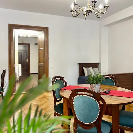 Zentrum Vintage Appartments 4* בראשוב