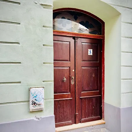 Zentrum Vintage Appartments 4* בראשוב