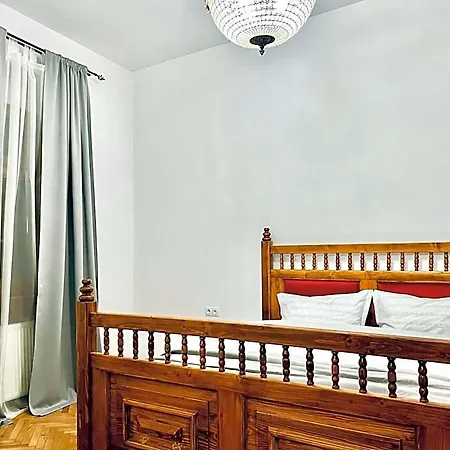 Zentrum Vintage Appartments 4*